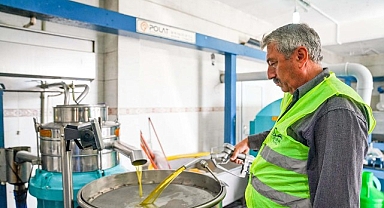 Seferihisar Belediyesi’nden örnek proje; Çocukların topladığı zeytinler sofralara bereket olacak